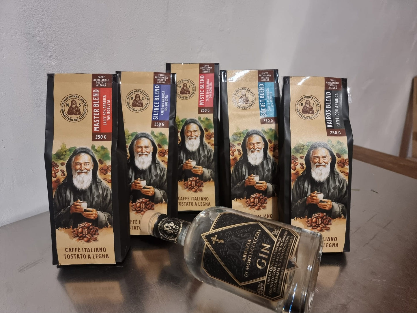 Cesto Degustazione 5 Miscele del Monastero del Silenzio, tostate a legna e selezionate per un'esperienza di degustazione unica